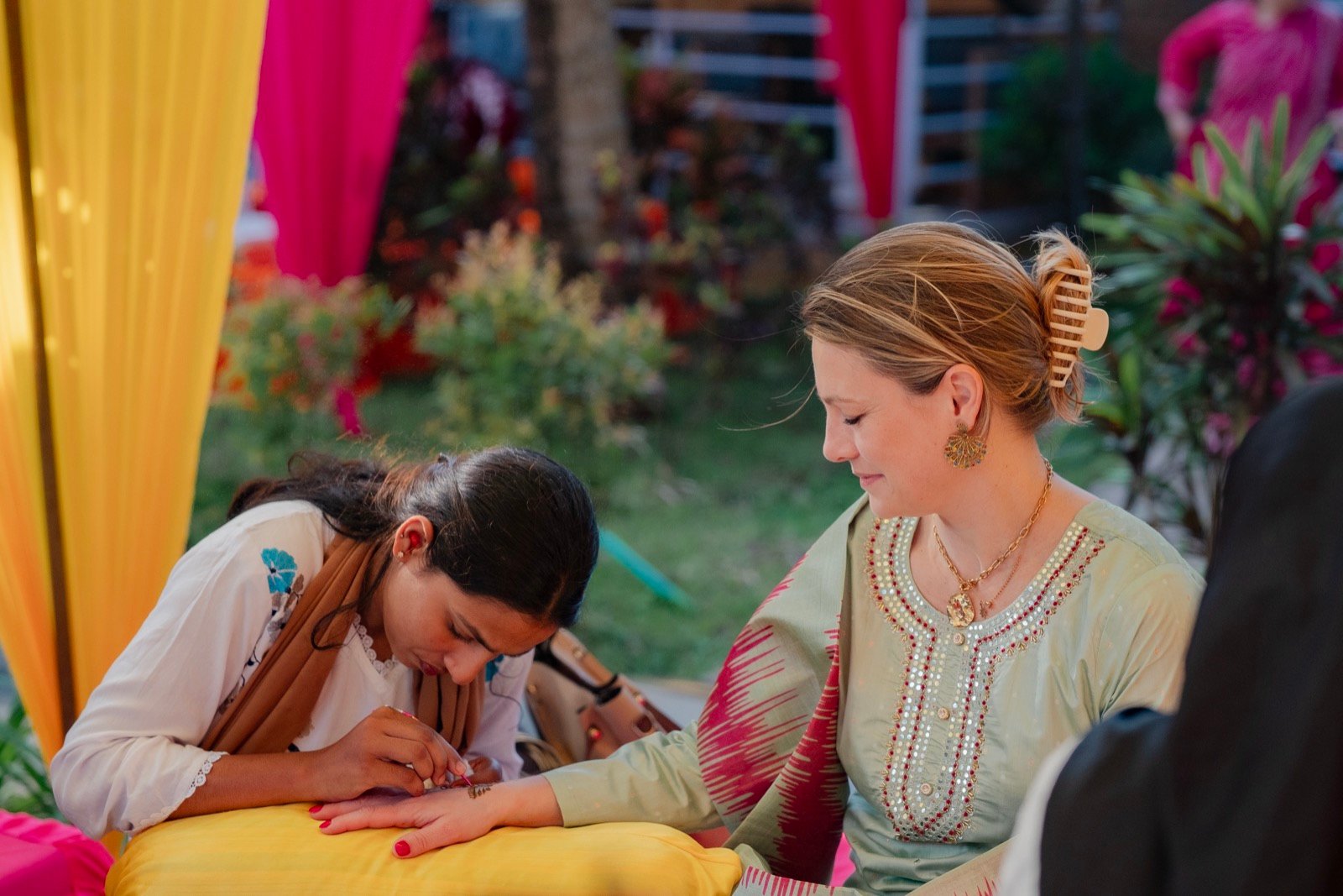 Himanshi and Christopher — the mehendi ceremony