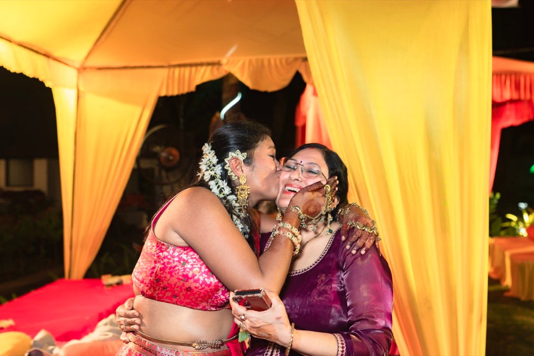 Himanshi and Christopher — the mehendi ceremony