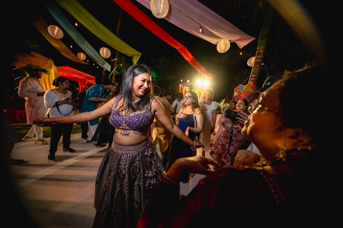 Himanshi and Christopher — the mehendi ceremony