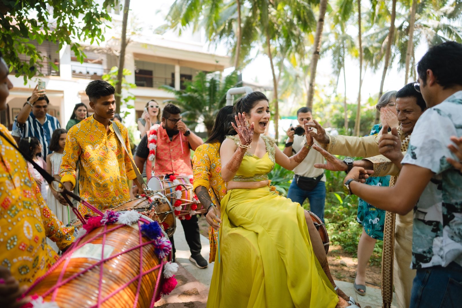 Bhavna and Przemo — the mehndi