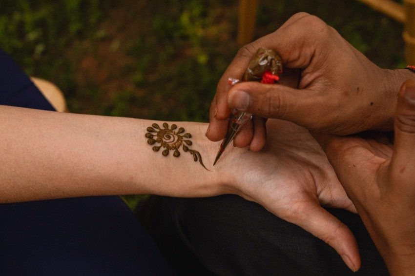 Bhavna and Przemo — the mehndi