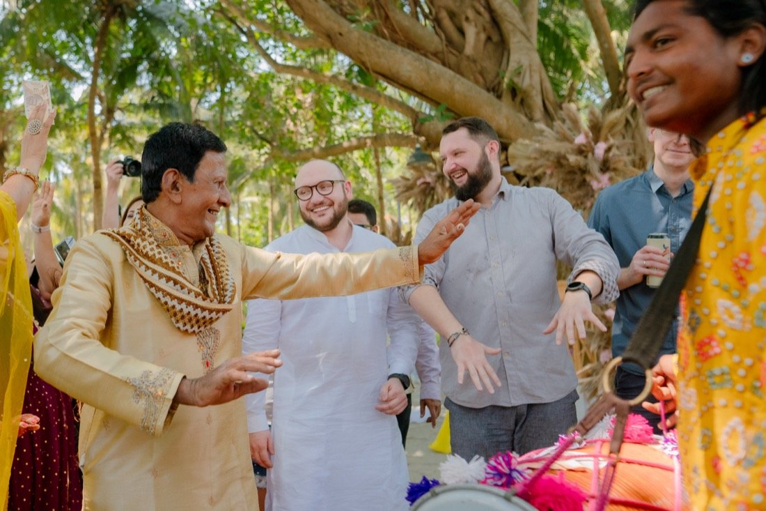Bhavna and Przemo — the mehndi